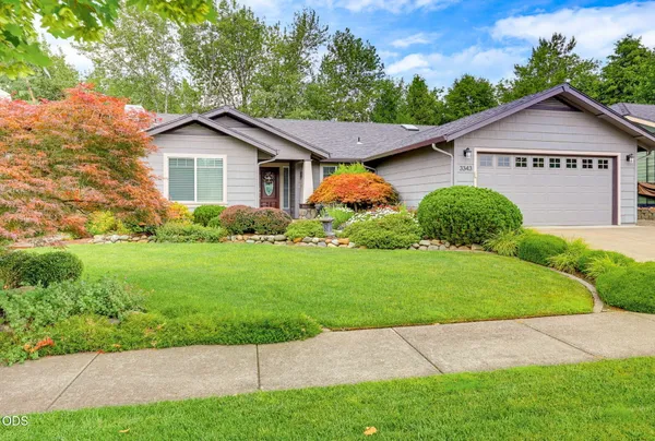 $565,000 | 3343 Edgewater Drive, Medford, OR 97504