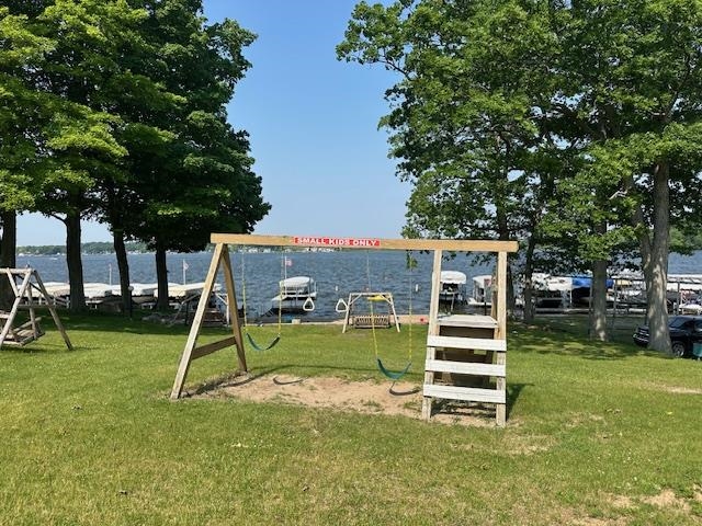 36 Clark's Landing Hamilton, IN 46742 - Photo 4 of 17