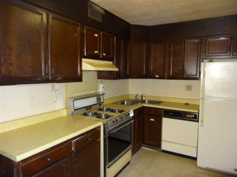 3100 Ripley Street Lake Station, IN 46405 - Photo 3 of 10 767x575