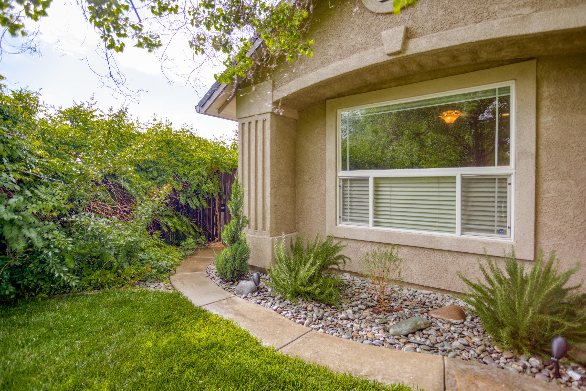 2618 Rhinestone Way Redding, CA 96001 - Photo 5 of 58 a view of a house with a backyard