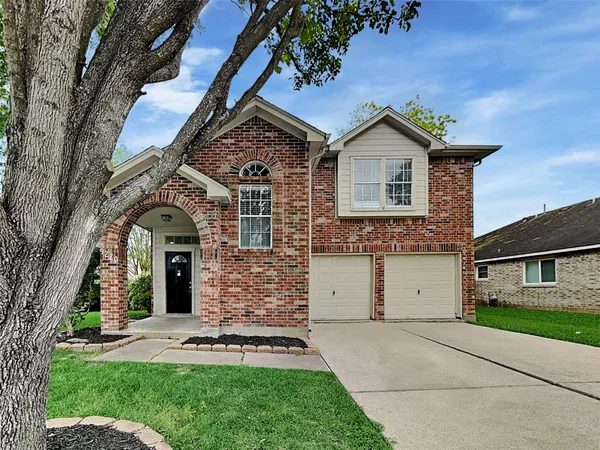 $2,325 | 9220 Mahan Drive, La Porte, TX 77571