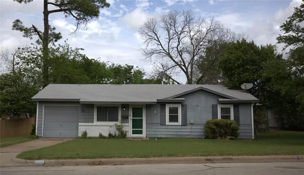 $1,700 | 1804 England Road, Arlington, TX 76013