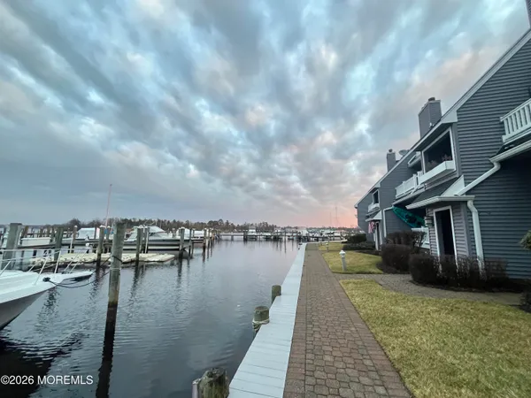 $625,000 | 210 Spinnakers Toms River, Toms River, NJ 08753