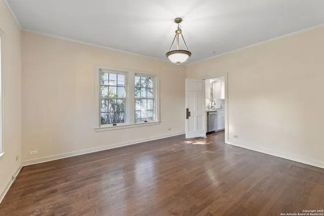 $2,750 | 231 Belvidere Drive, Olmos Park, TX 78212