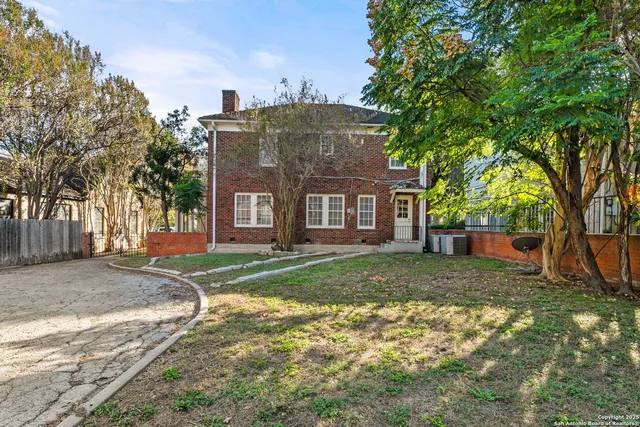 $2,750 | 231 Belvidere Drive, Olmos Park, TX 78212