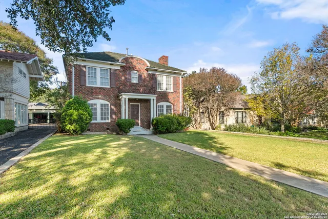 $2,750 | 231 Belvidere Drive, Olmos Park, TX 78212