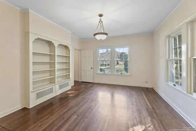 $2,750 | 231 Belvidere Drive, Olmos Park, TX 78212