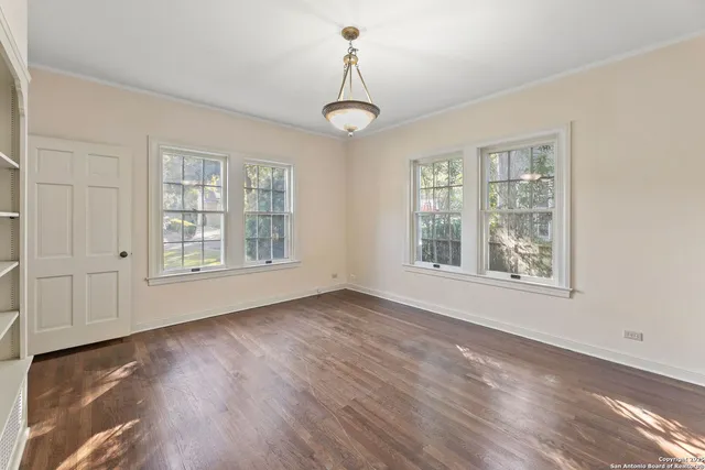 $2,750 | 231 Belvidere Drive, Olmos Park, TX 78212