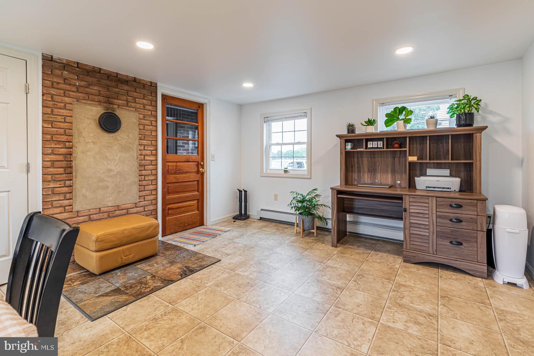 1159 Lebanon Road Manheim, PA 17545 - Photo 9 of 12