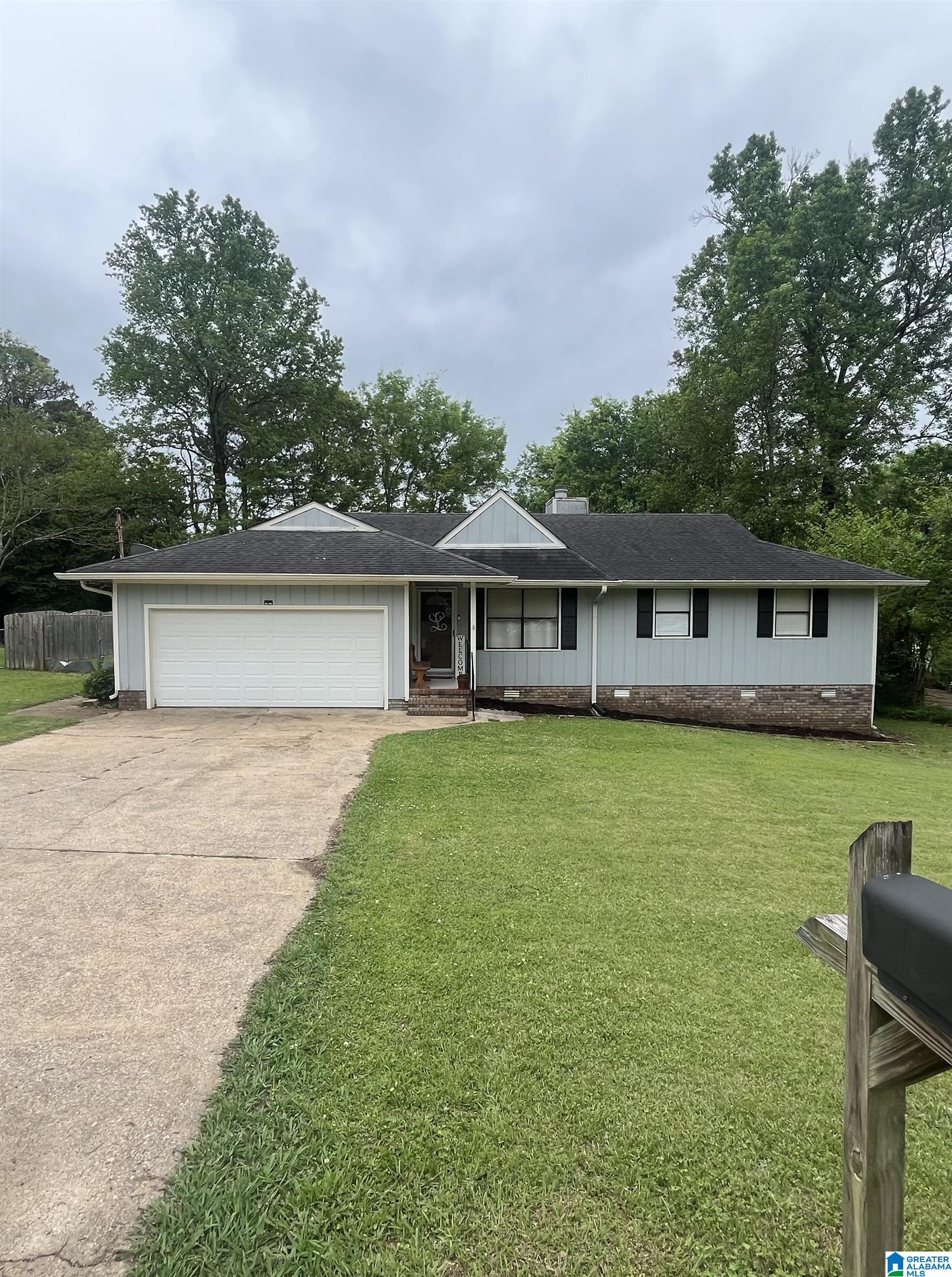 733 10th Way Pleasant Grove, AL 35127 - Photo 1 of 17