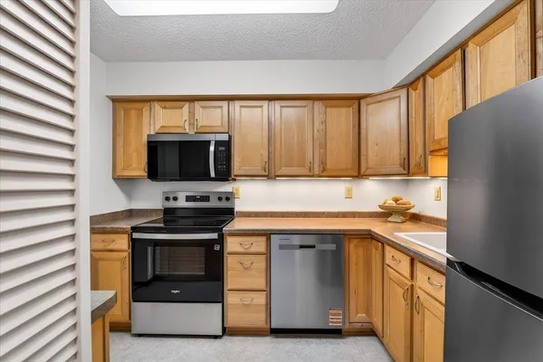 $219,900 | 17 Golf Course Road, Unit C, Madison, WI 53704