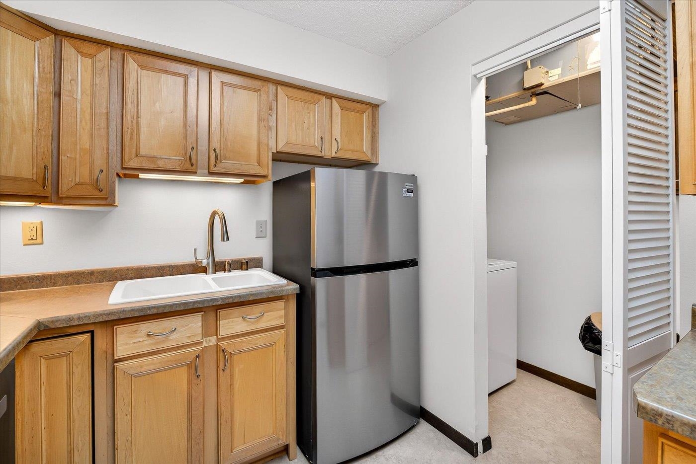 17 Golf Course Road, Unit C Madison, WI 53704 - Photo 10 of 23