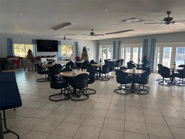 $1,500 | 1540 Glen Oaks Drive East, Unit B222, Sarasota, FL 34232