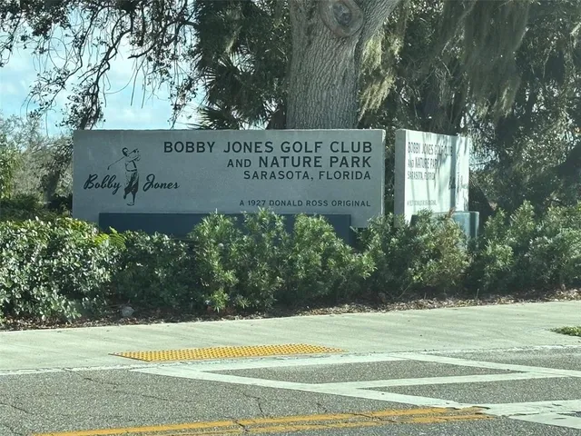 $1,500 | 1540 Glen Oaks Drive East, Unit B222, Sarasota, FL 34232