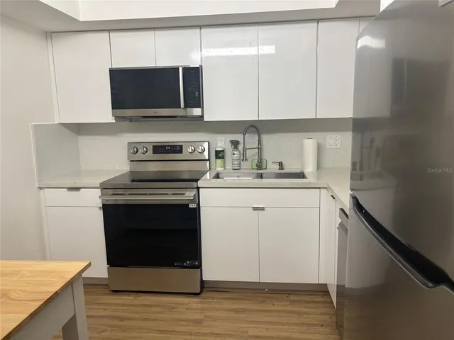 $1,500 | 1540 Glen Oaks Drive East, Unit B222, Sarasota, FL 34232