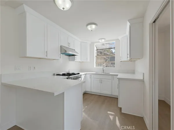 $4,500 | 22222 Vanowen Street, Woodland Hills, CA 91307