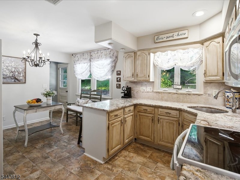 76 Long Hill Road Gillette, NJ 07933 - Photo 10 of 29