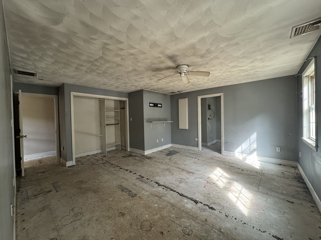 744 Boston Road Billerica, MA 01821 - Photo 7 of 26
