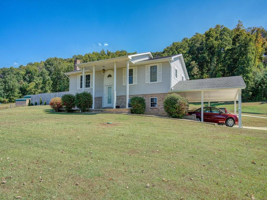 328 Quaker Knob Road Chuckey, TN 37641 - Photo 2 of 32 House Right
