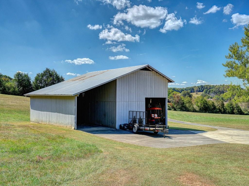 328 Quaker Knob Road Chuckey, TN 37641 - Photo 8 of 32 Barn