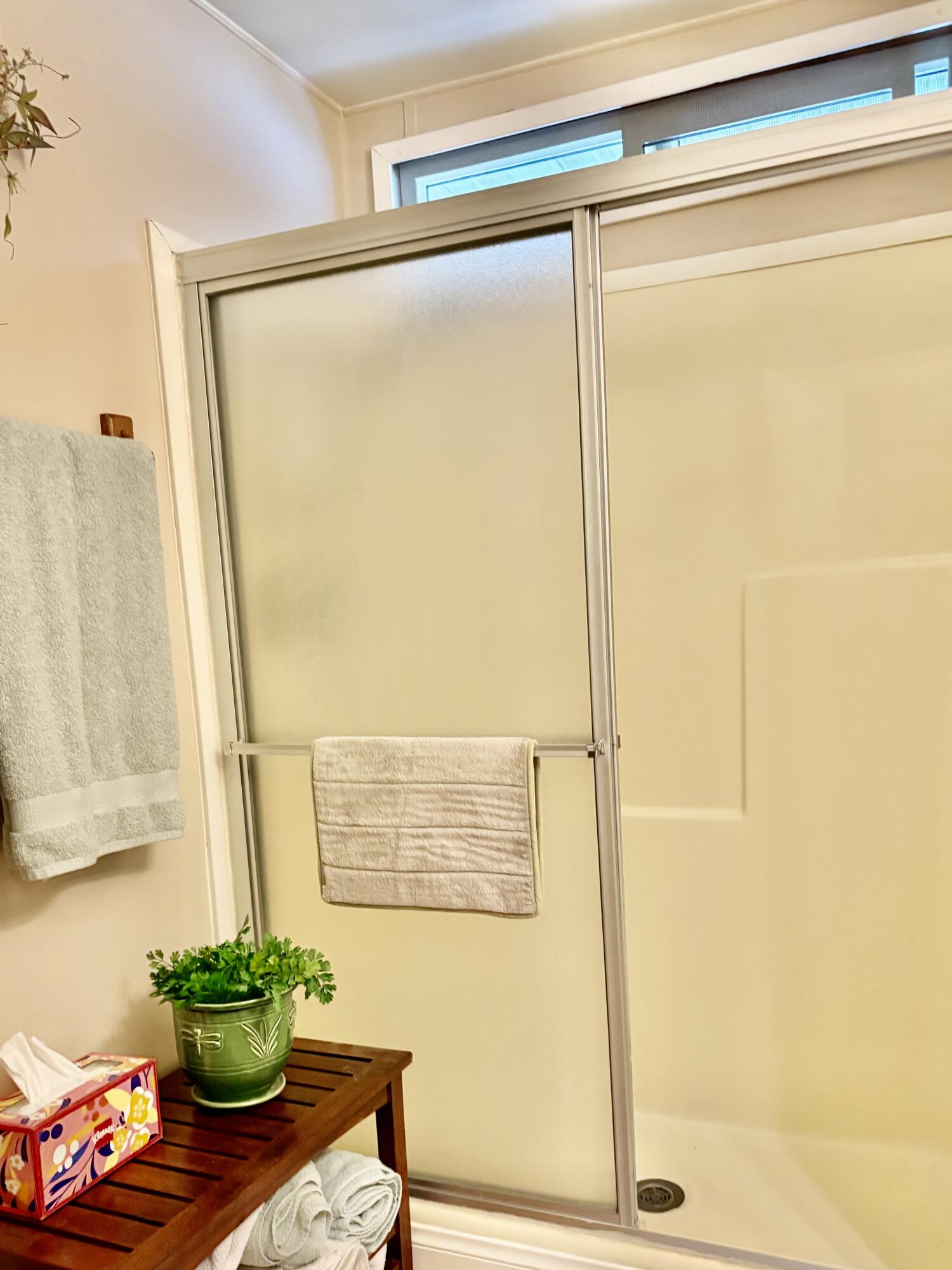 74711 Dillon Road, Unit 635 Desert Hot Springs, CA 92241 - Photo 18 of 55 Guest Bathroom