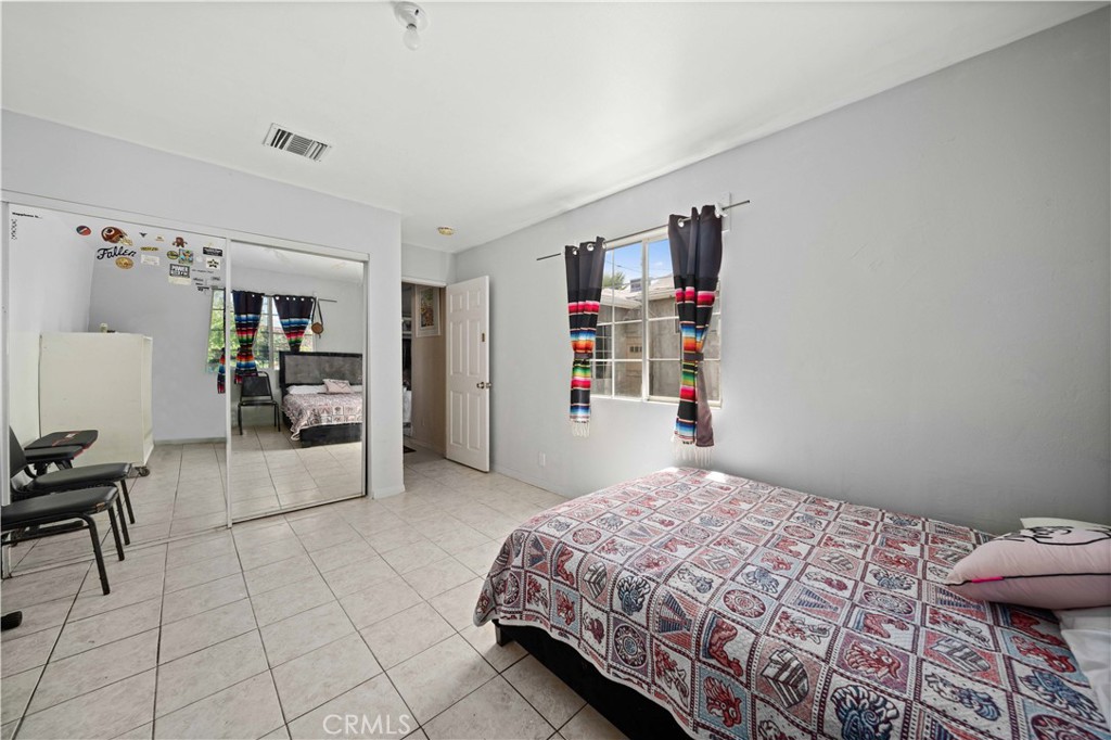 428 Fermoore Street San Fernando, CA 91340 - Photo 12 of 21