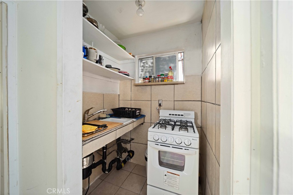 428 Fermoore Street San Fernando, CA 91340 - Photo 17 of 21