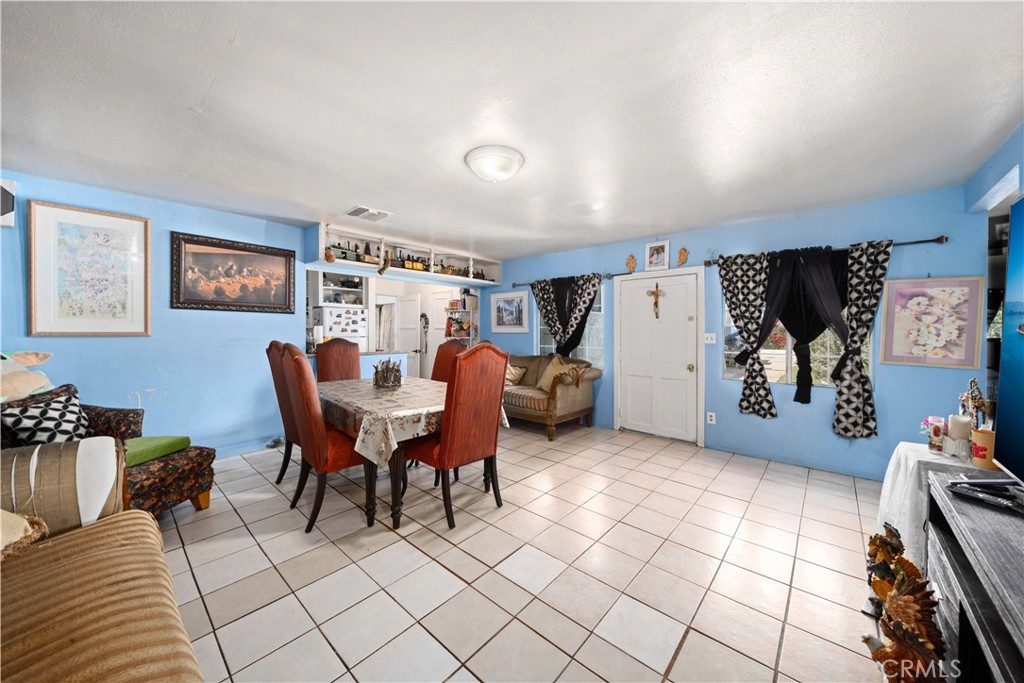 428 Fermoore Street San Fernando, CA 91340 - Photo 5 of 21