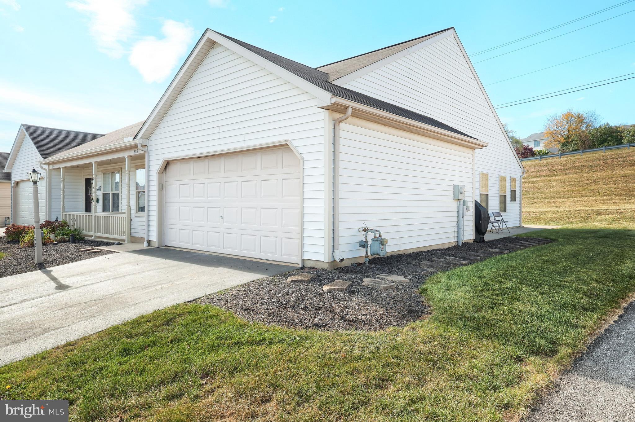 683 Hayley Road York, PA 17404 - Photo 3 of 26 Gallery Image 3