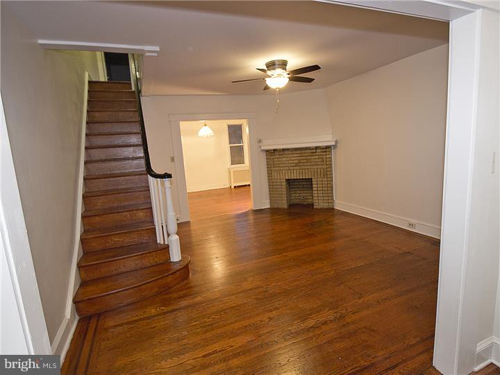 234 Wembly Road Upper Darby, PA 19082 - Photo 4 of 25 Living Room