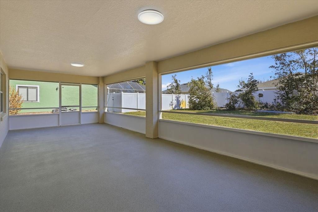 30 Patuxent Lane Palm Coast, FL 32164 - Photo 22 of 34 en empty room with window