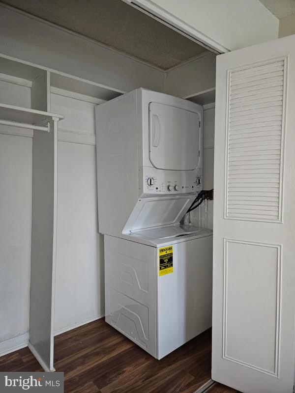 4401 Roland Avenue, Unit 115 Baltimore, MD 21210 - Photo 34 of 54 a utility room with washer and dryer
