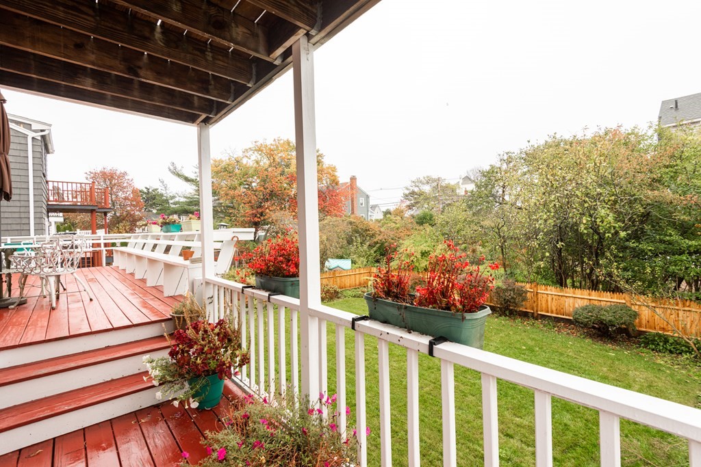 18 Dennett Road Marblehead, MA 01945 - Photo 4 of 36