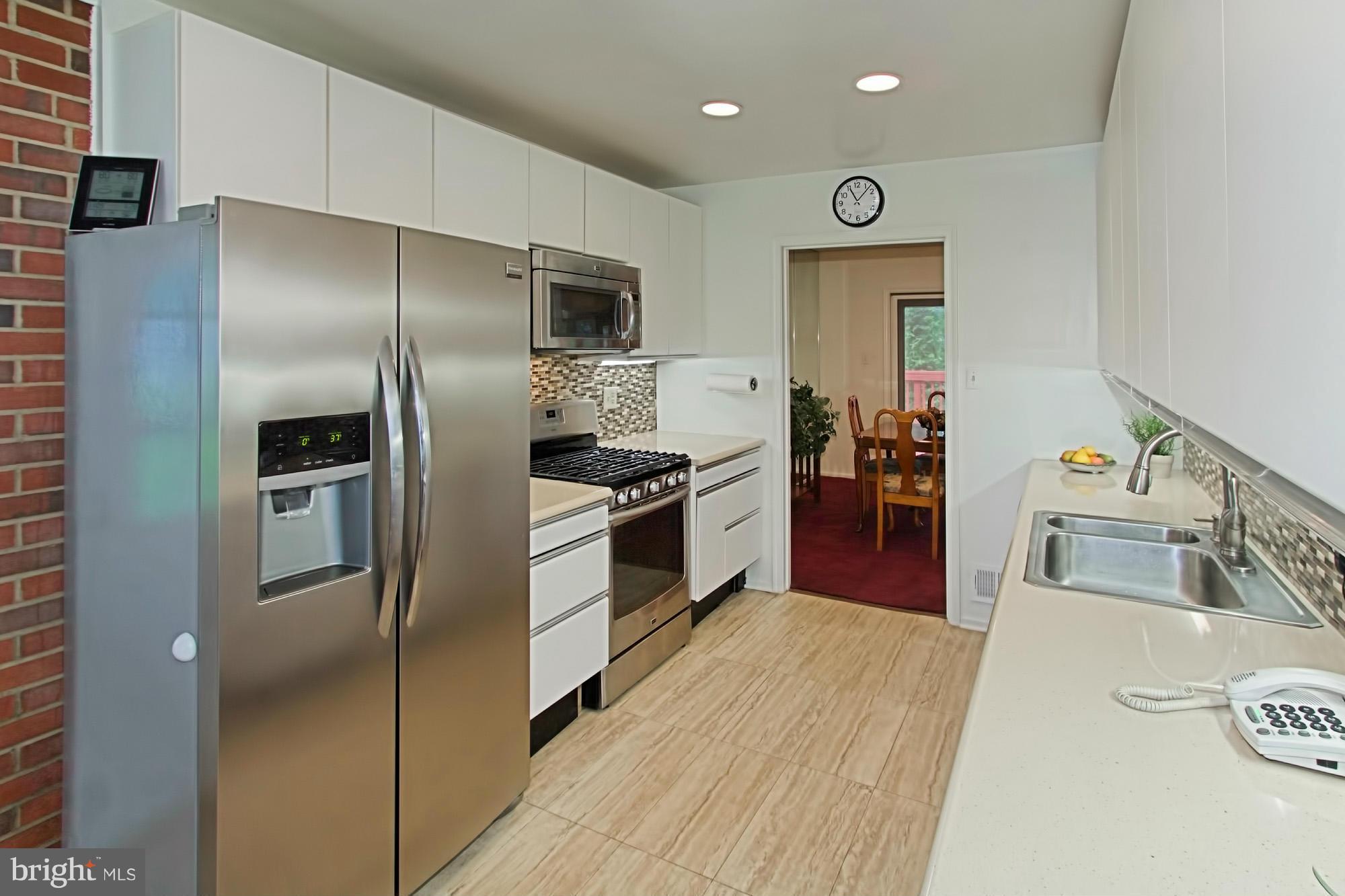 8132 Greeley Boulevard Springfield, VA 22152 - Photo 5 of 30 Kitchen