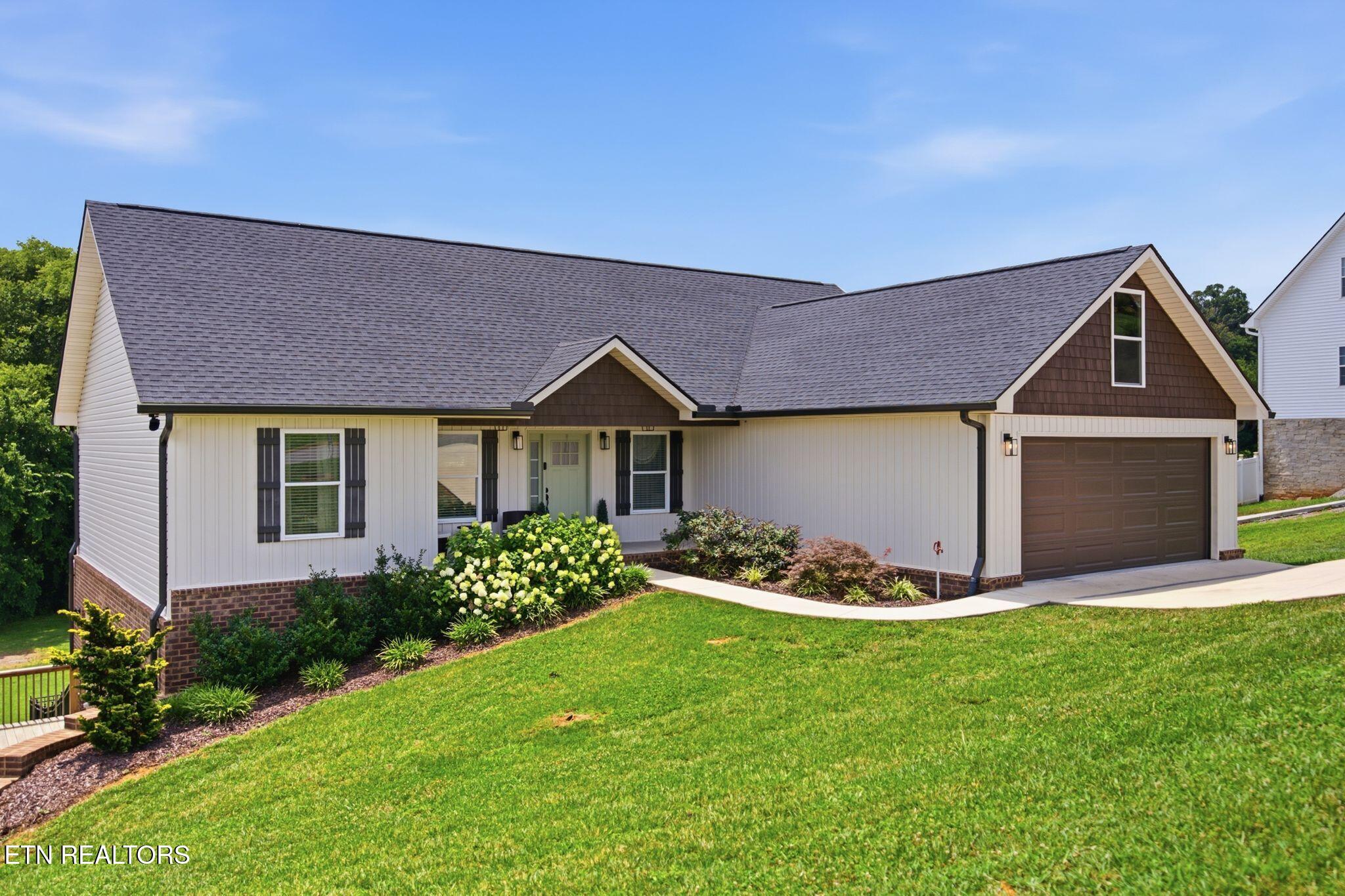2046 Kings View Loop Seymour, TN 37865 - Photo 2 of 38 mls_2046 Kings View Loop - 05