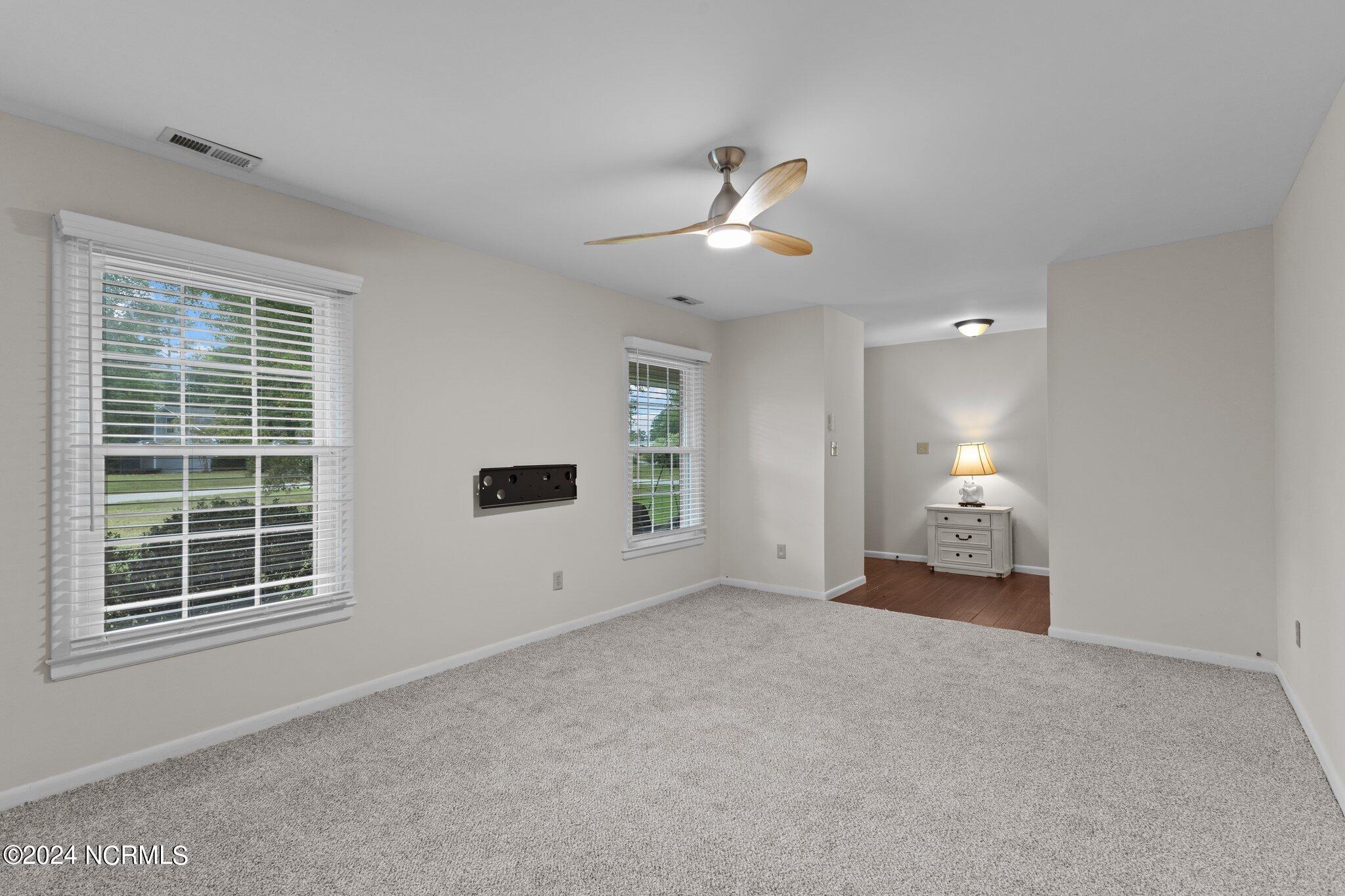 3312 Old Gate Road Morehead City, NC 28557 - Photo 6 of 35 living room
