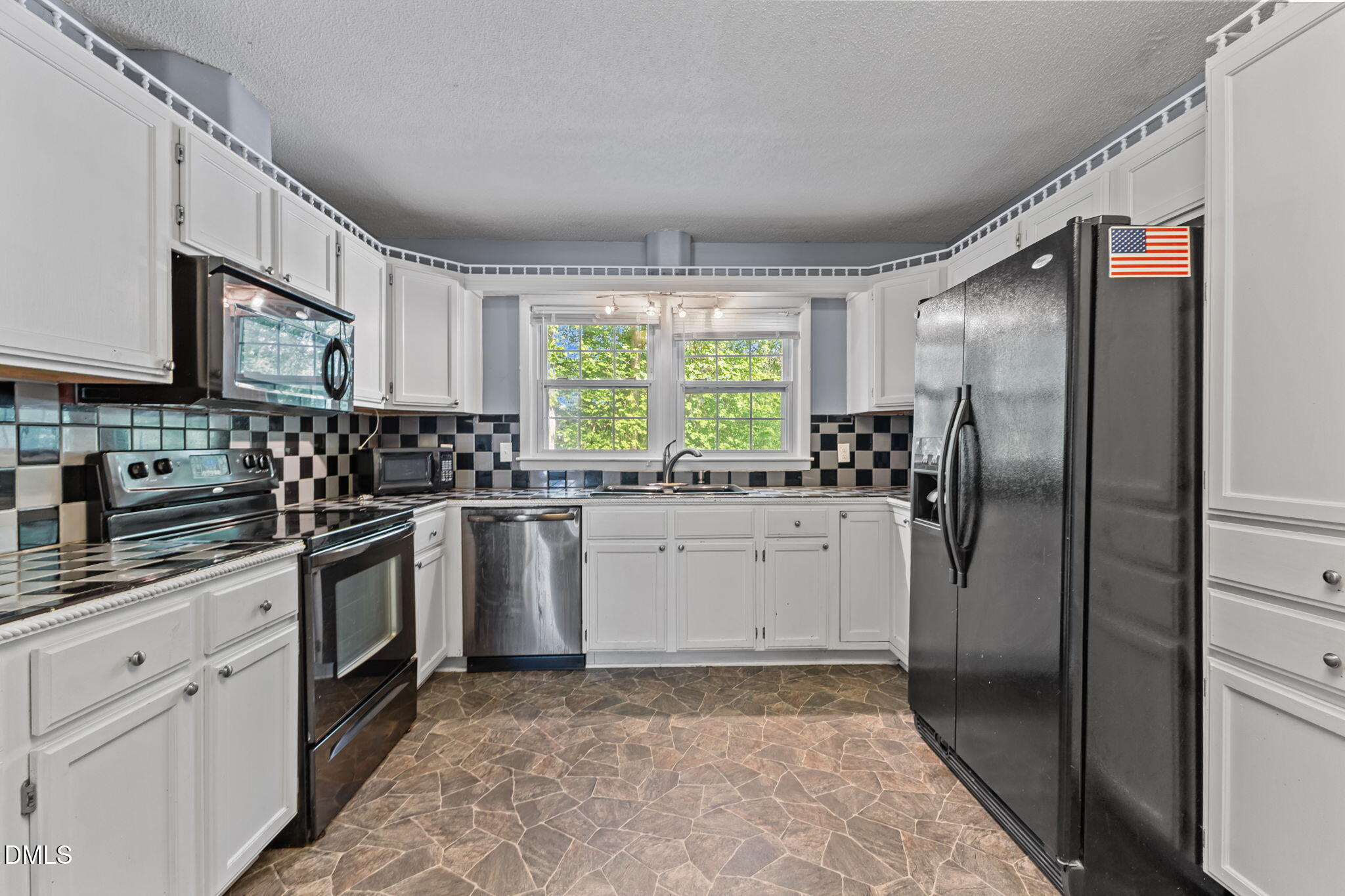 5308 Foxfire Road Fayetteville, NC 28303 - Photo 7 of 34 13-web-or-mls-AZ3A1418
