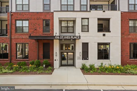 $444,000 | 106 St Ives Place, Unit 104, Oxon Hill, MD 20745