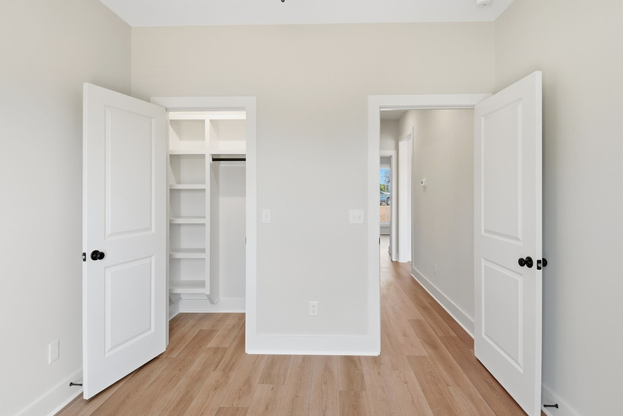 4335 Bybee Branch Road McMinnville, TN 37110 - Photo 16 of 25 wooden floor in a gallery