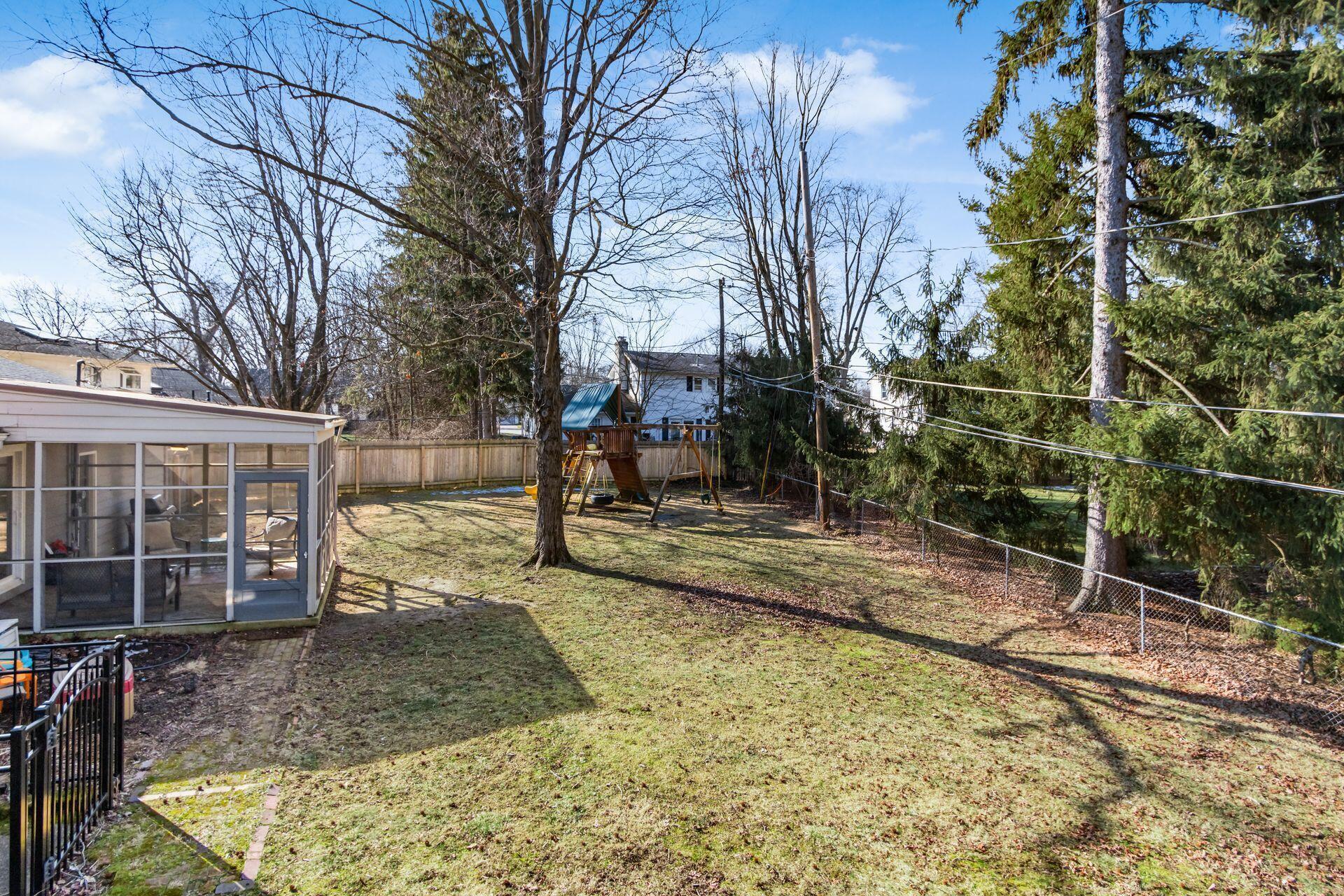 4453 Willowbrook Road Columbus, OH 43220 - Photo 19 of 29 004_Willowbrook Rd-118 - Copy