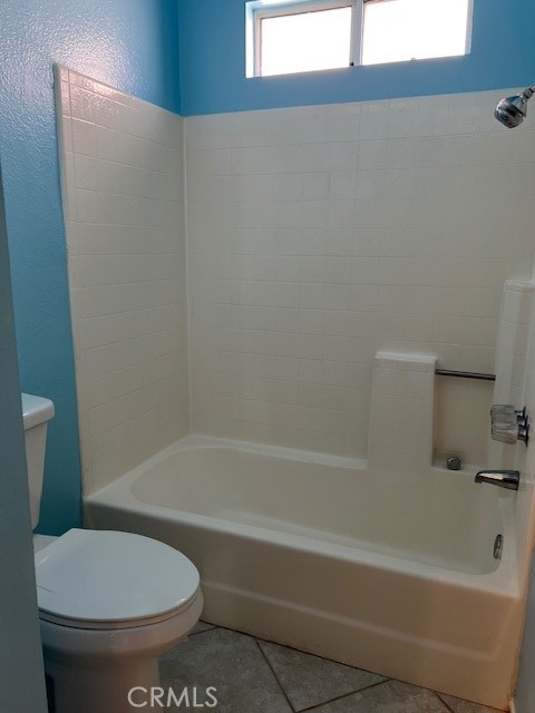 1085 Pauma Valley Road Banning, CA 92220 - Photo 11 of 18 a bathroom with a toilet and a bathtub