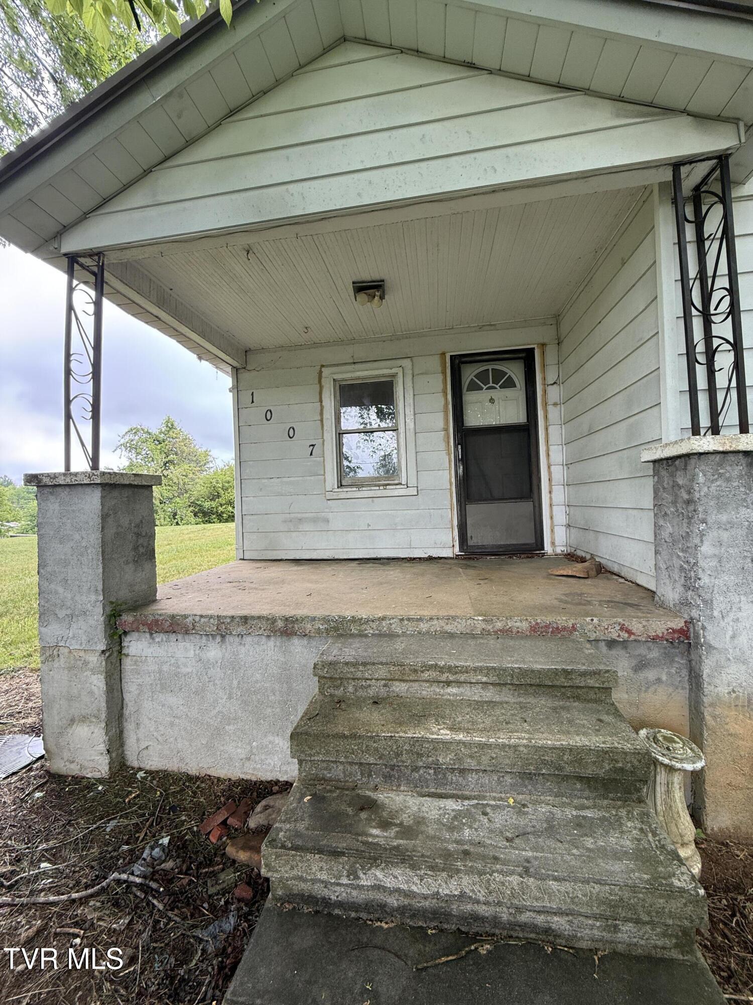 1007 Embreville Road Johnson City, TN 37604 - Photo 4 of 22 IMG_0319