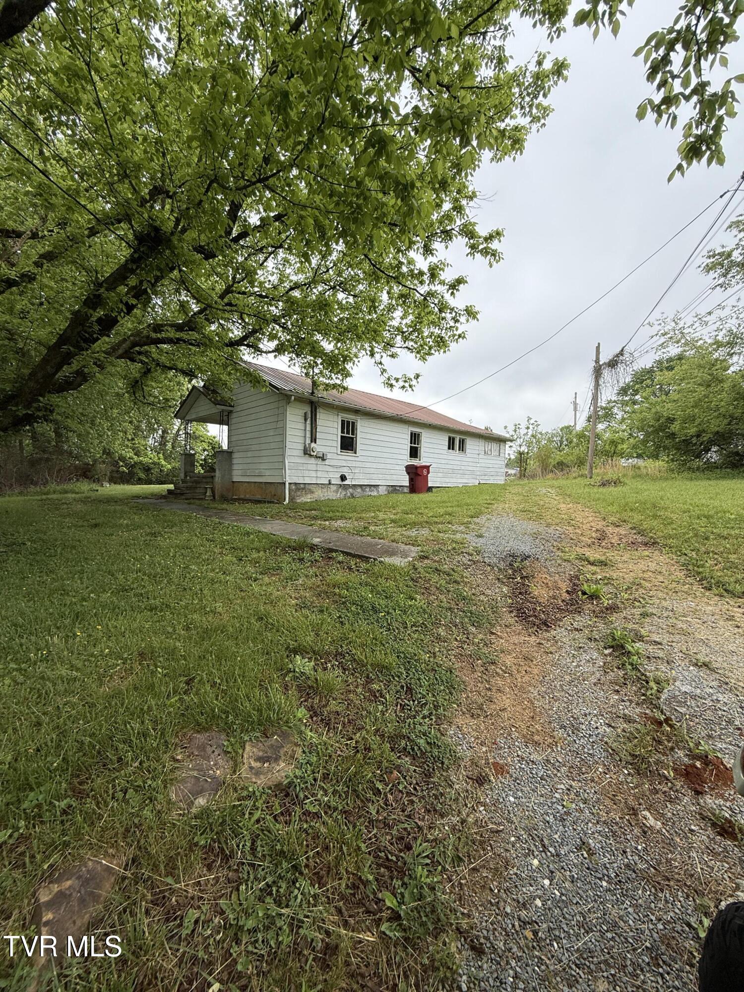 1007 Embreville Road Johnson City, TN 37604 - Photo 6 of 22 IMG_0340