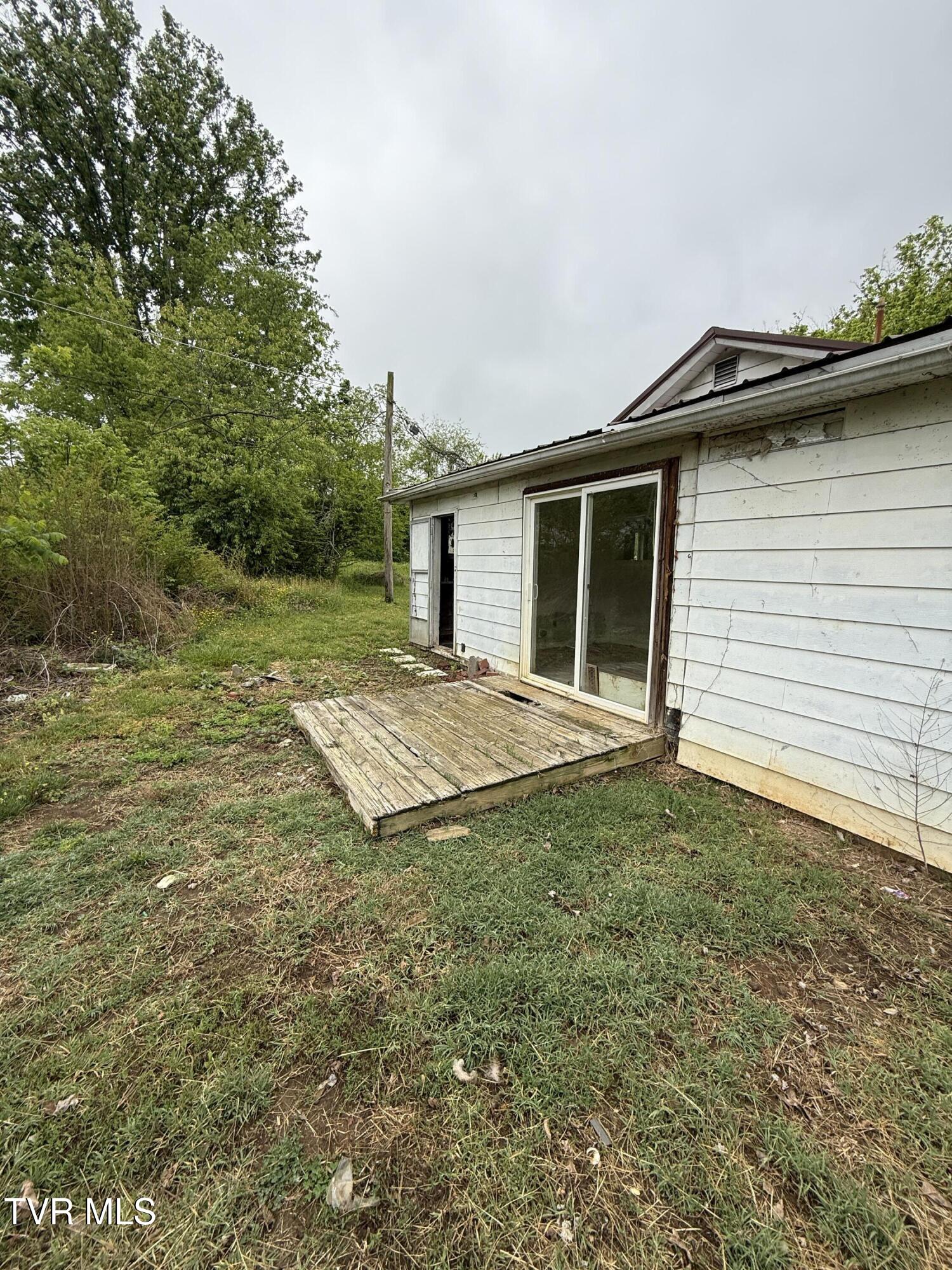 1007 Embreville Road Johnson City, TN 37604 - Photo 10 of 22 IMG_0336