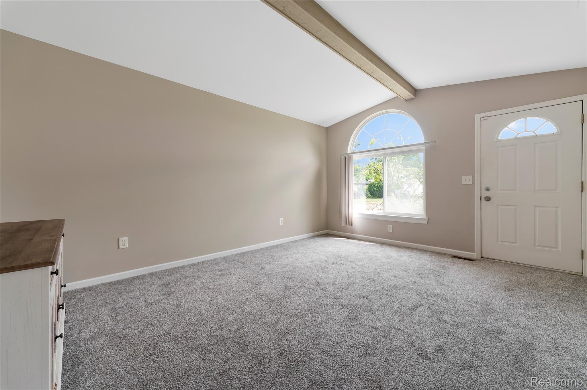17245 Martin Road Roseville, MI 48066 - Photo 9 of 30 Living room