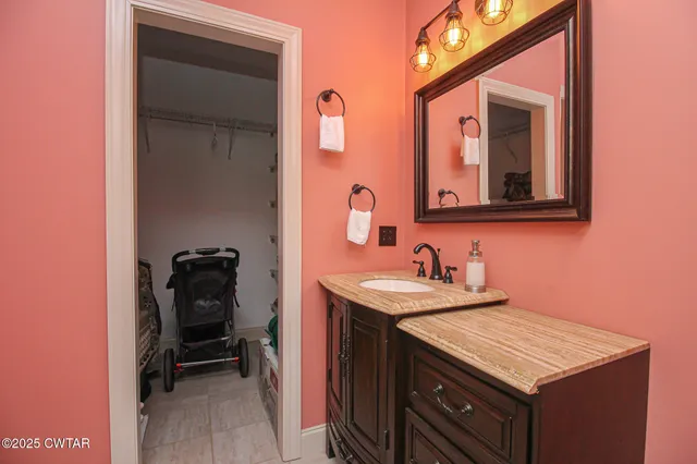 $800,000 | 393 Shepard Cemetery Lane, Hollow Rock, TN 38342