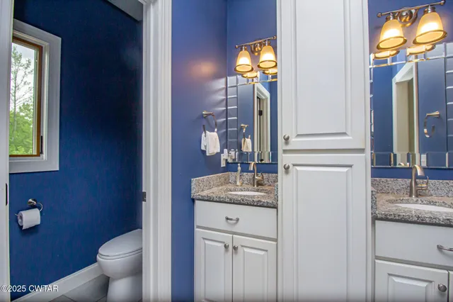 $800,000 | 393 Shepard Cemetery Lane, Hollow Rock, TN 38342