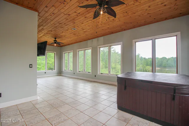 $800,000 | 393 Shepard Cemetery Lane, Hollow Rock, TN 38342