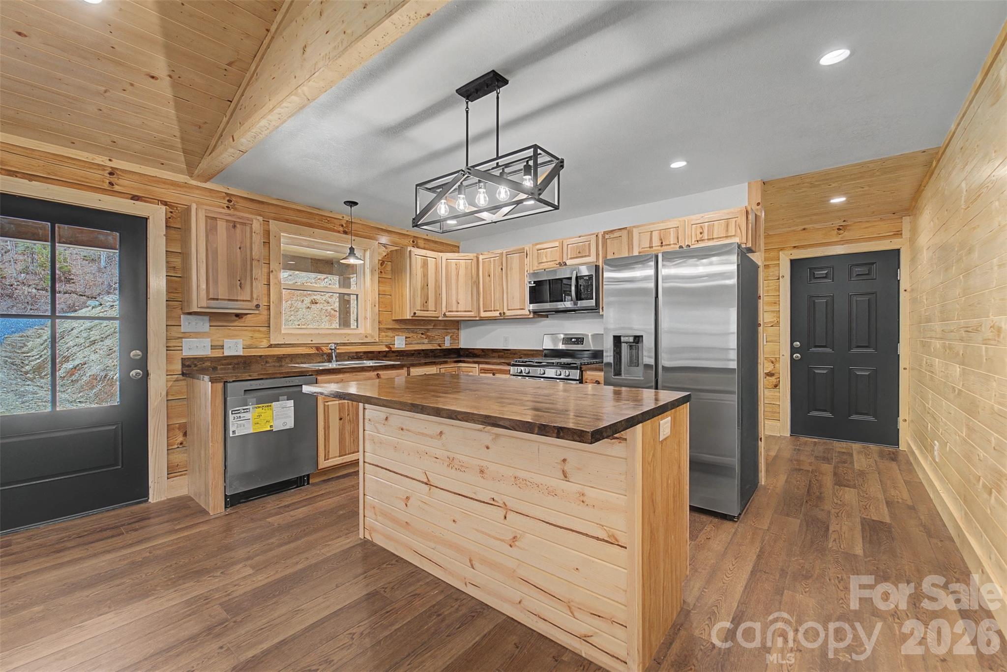 677 Ridgetop Circle Whittier, NC 28789 - Photo 12 of 48