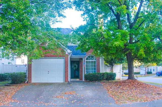 $285,000 | 1431 Beacon Village Drive, Raleigh, NC 27604